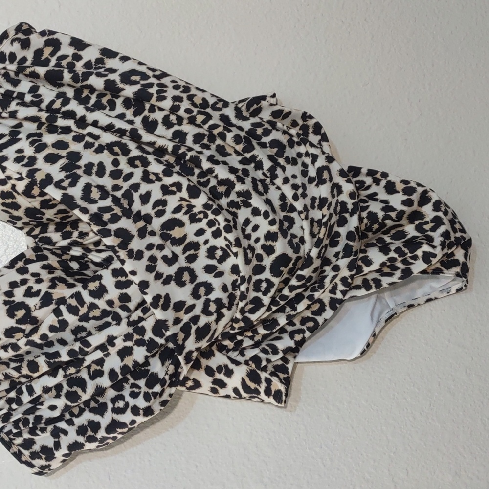 NEW WITHOUT TAGS OLD NAVY LEOPARD ONE PIECE SWIMSUIT 4X PLUS - Picture 3 of 9